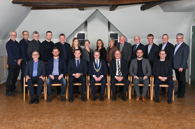 Foto af alle medlemmer i kommunalbestyrelsen i 2022